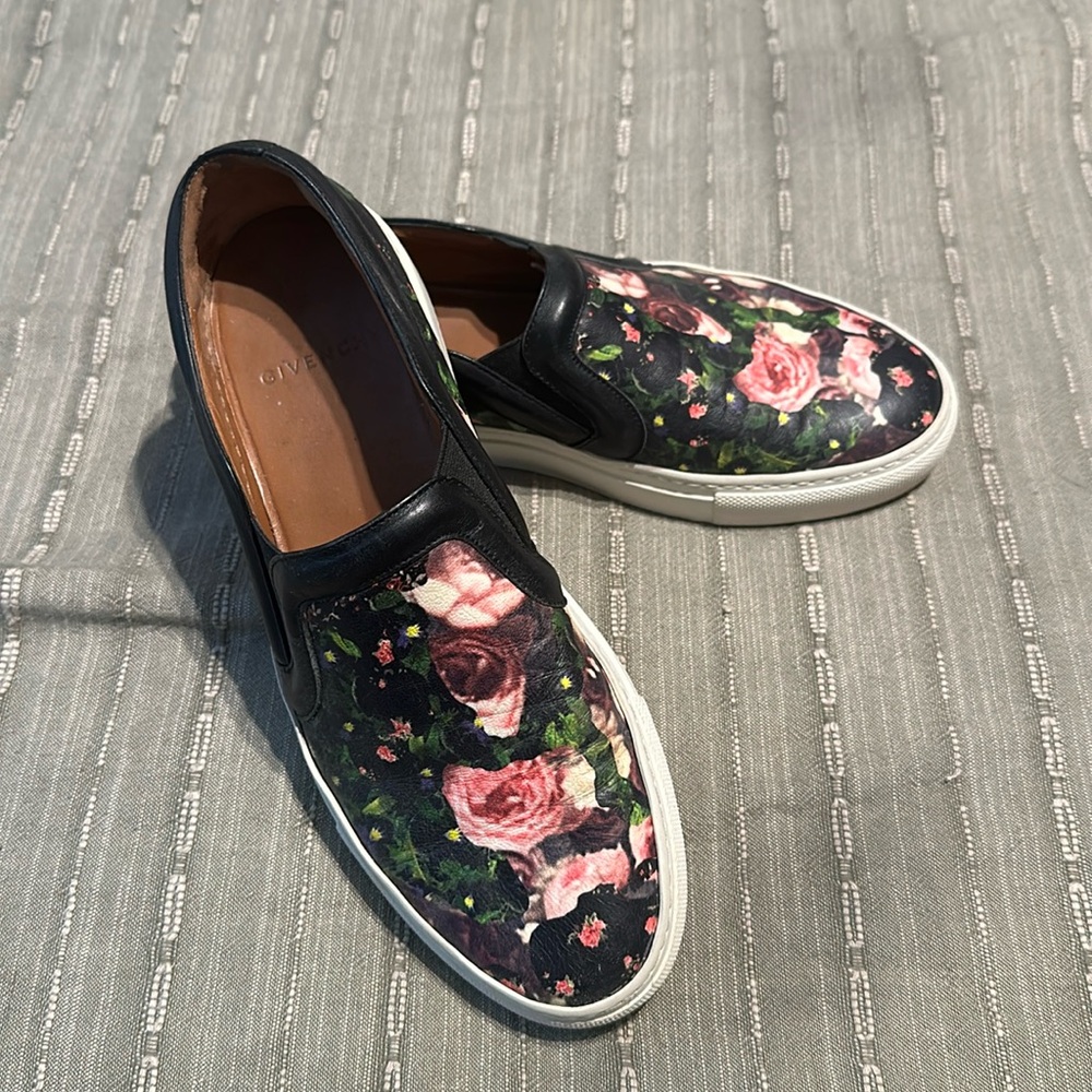 Givenchy Floral Sneakers - Size: 7.5 - true to size - good condition
